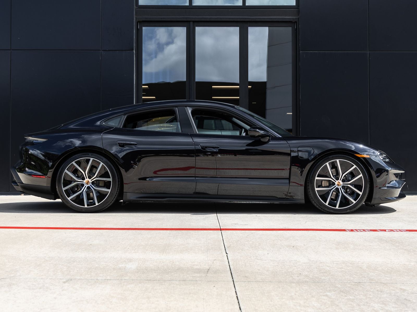 2026 Porsche Taycan Taycan Black Edition