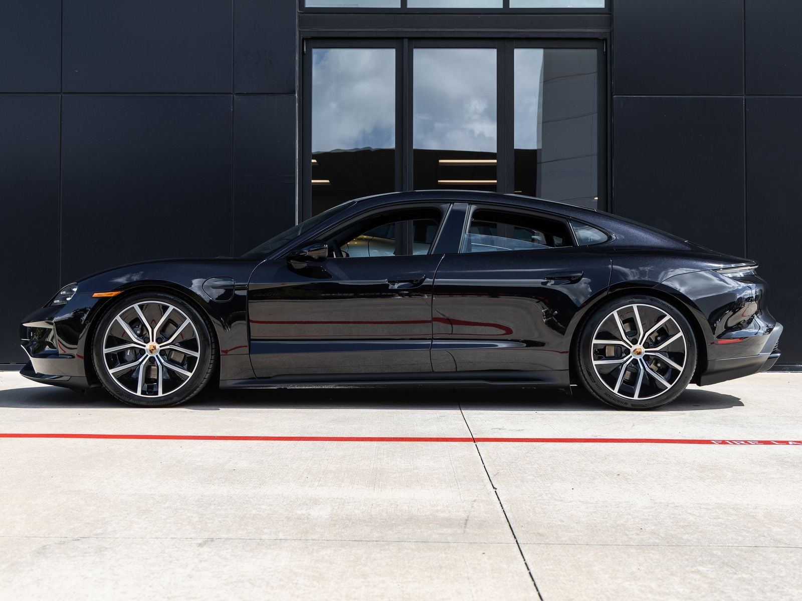 2026 Porsche Taycan Taycan Black Edition