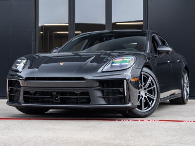 2026 Porsche Panamera 4