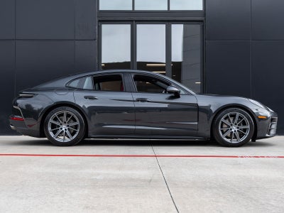 2026 Porsche Panamera 4