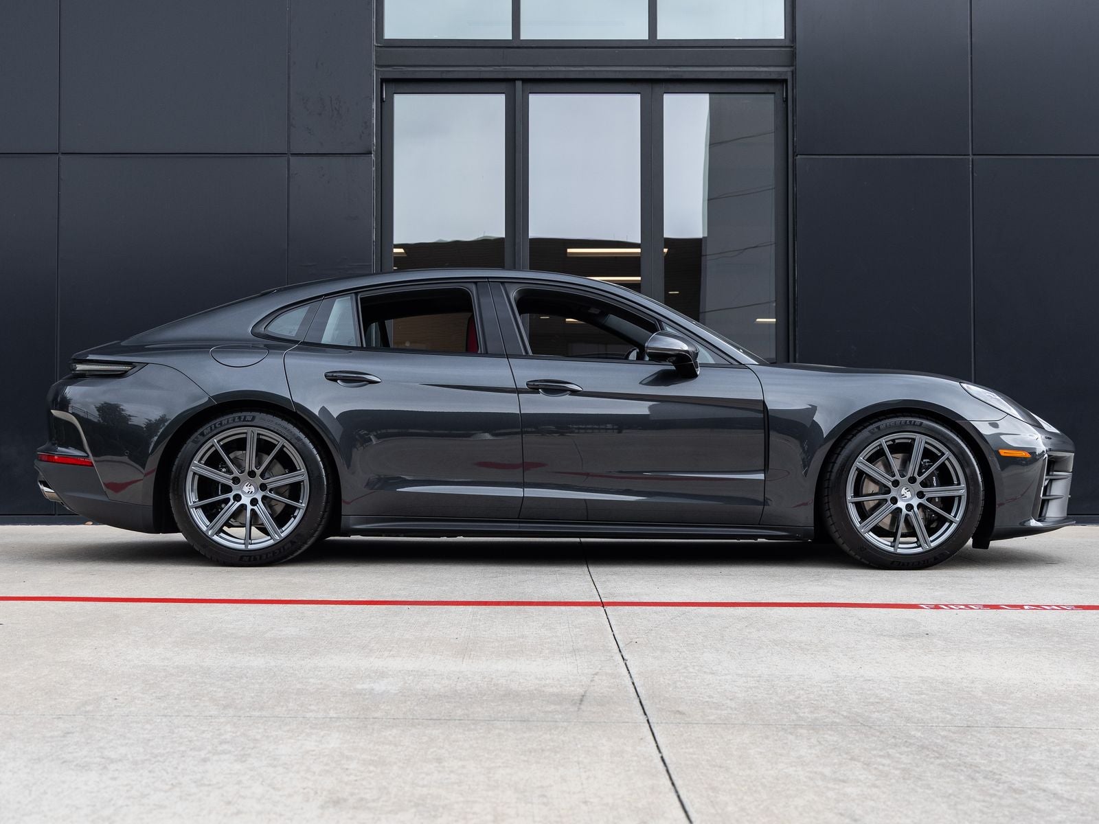 2026 Porsche Panamera 4