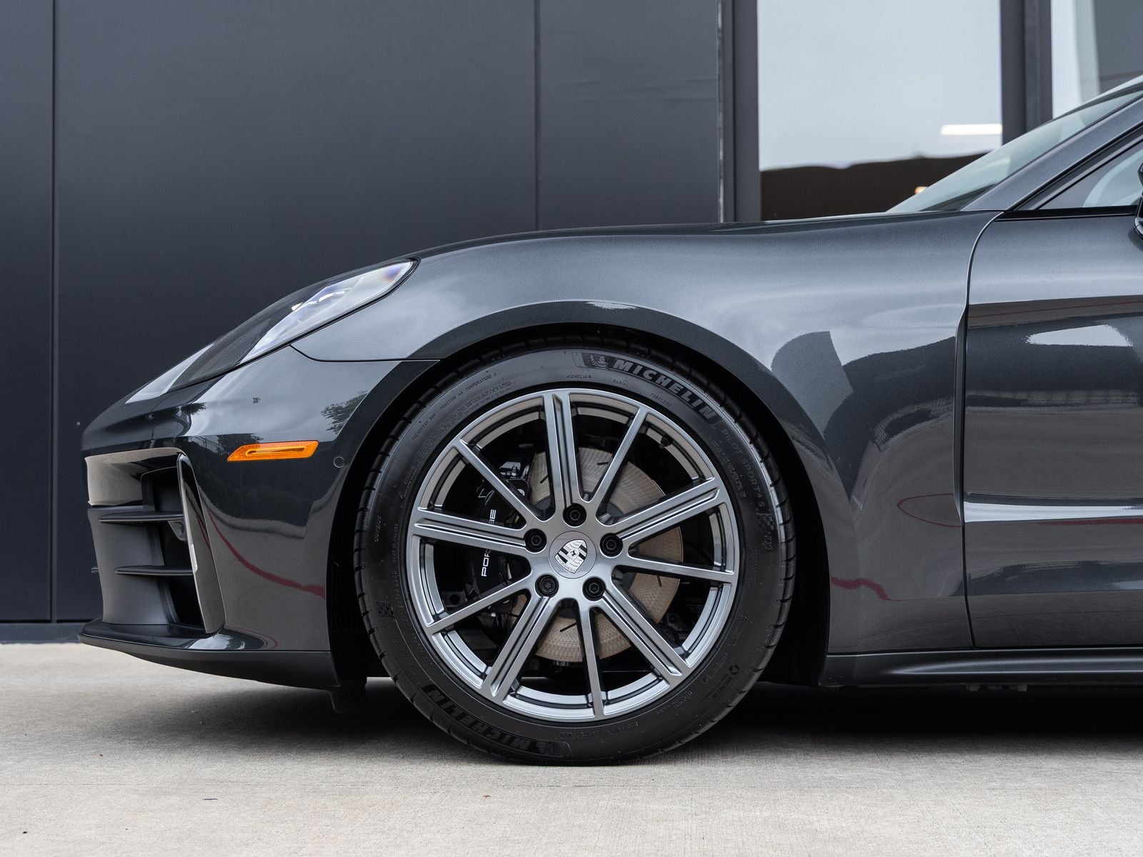 2026 Porsche Panamera 4