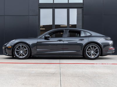 2026 Porsche Panamera 4