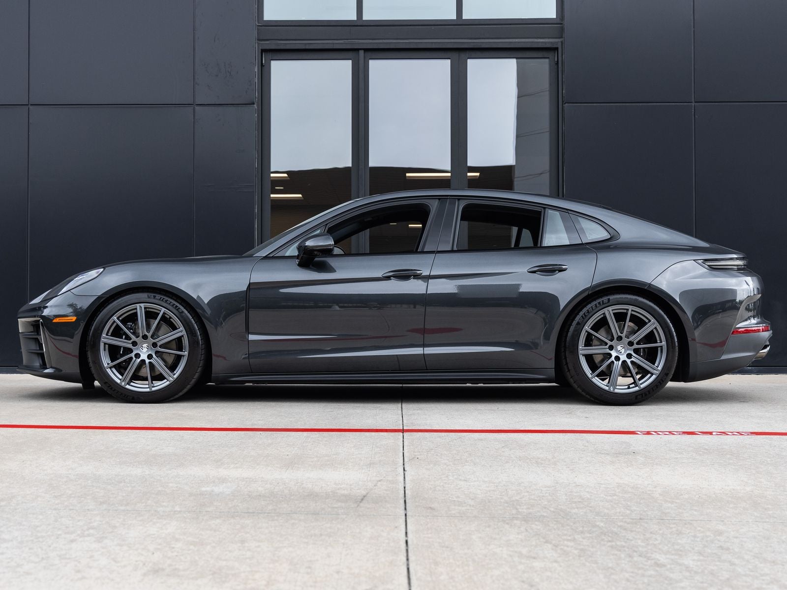 2026 Porsche Panamera 4