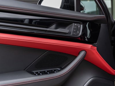 2026 Porsche Panamera 4