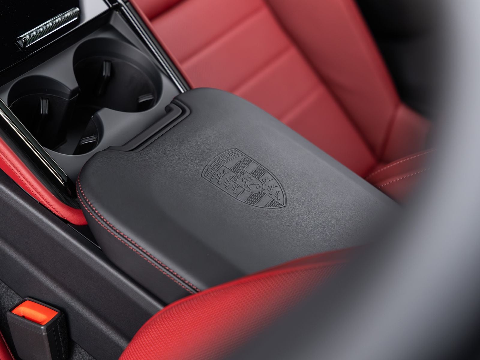 2026 Porsche Panamera 4