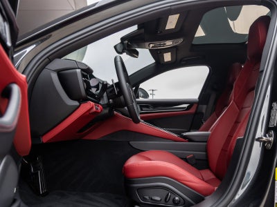 2026 Porsche Panamera 4