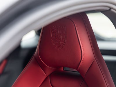 2026 Porsche Panamera 4