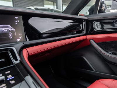 2026 Porsche Panamera 4
