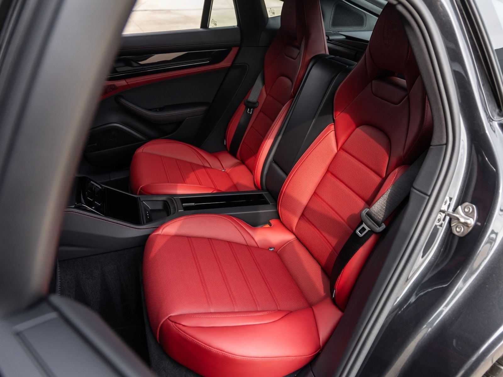 2026 Porsche Panamera 4