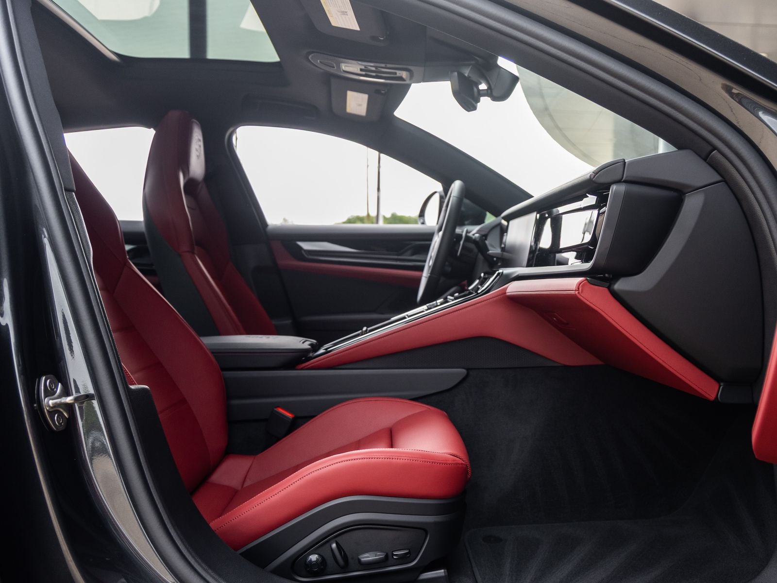 2026 Porsche Panamera 4