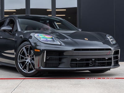 2026 Porsche Panamera 4
