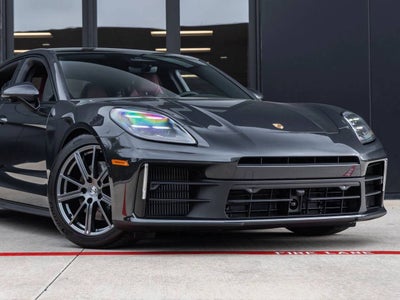 2026 Porsche Panamera 4