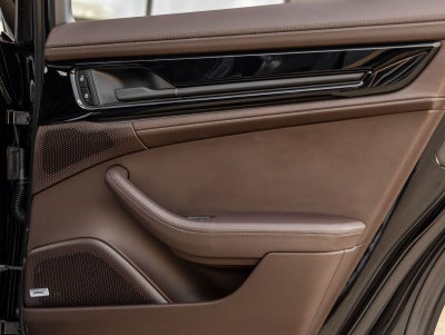 2026 Porsche Panamera Panamera 4