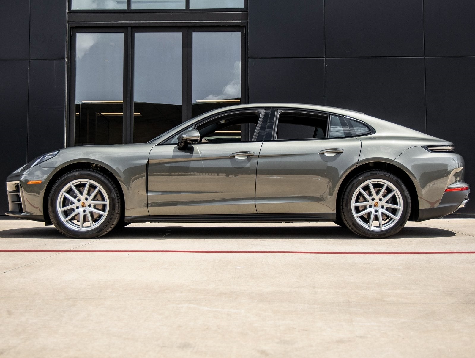 2025 Porsche Panamera Panamera