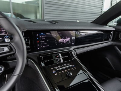 2025 Porsche Panamera Panamera