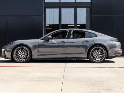2026 Porsche Panamera 4