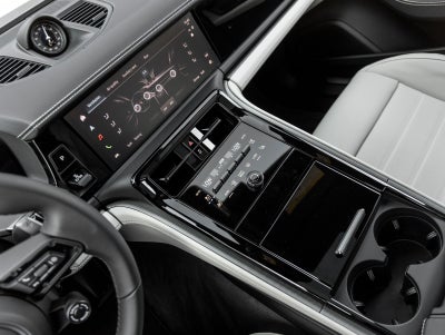 2026 Porsche Panamera 4