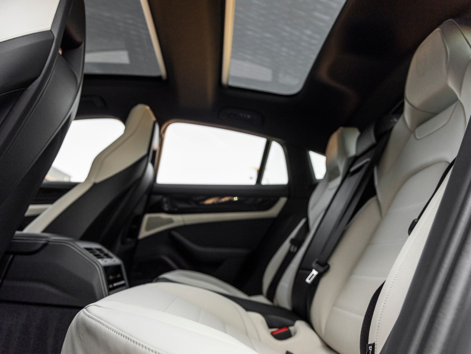 2026 Porsche Panamera 4