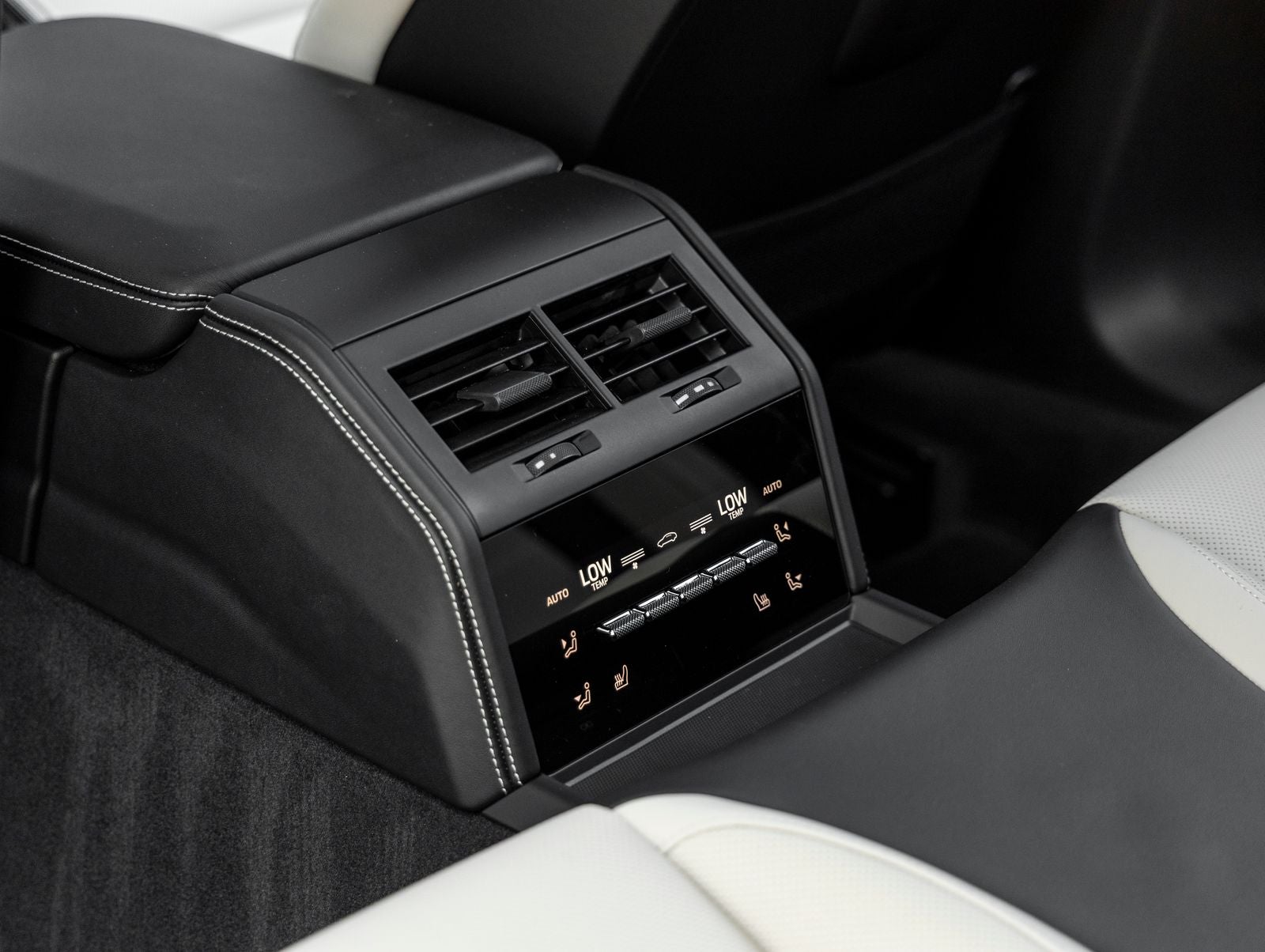 2026 Porsche Panamera 4