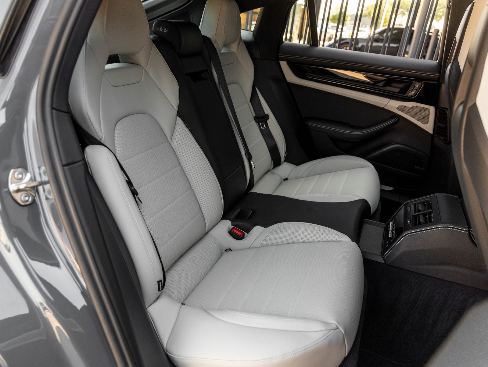 2026 Porsche Panamera 4