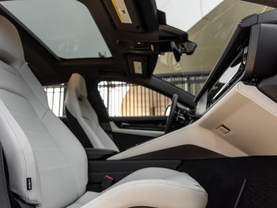 2026 Porsche Panamera 4