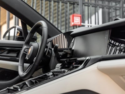 2026 Porsche Panamera 4