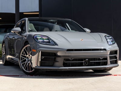 2026 Porsche Panamera 4