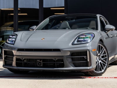 2026 Porsche Panamera 4