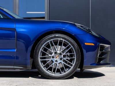 2025 Porsche Panamera Base