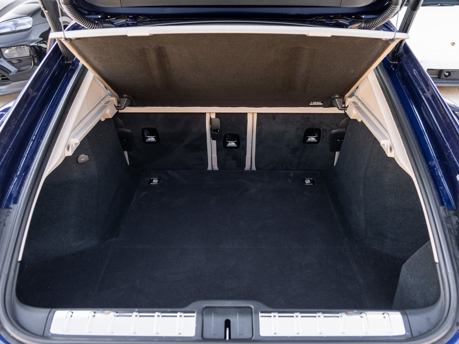 2025 Porsche Panamera Base