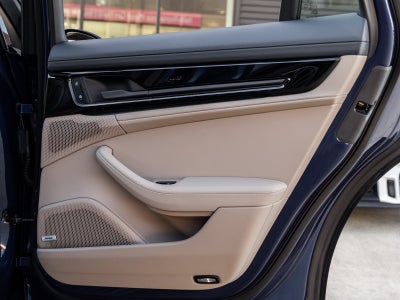2025 Porsche Panamera Base