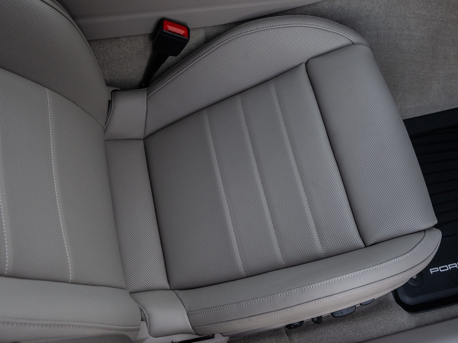 2025 Porsche Panamera Base