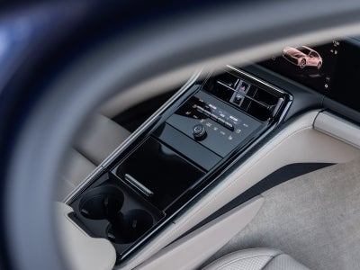 2025 Porsche Panamera Base