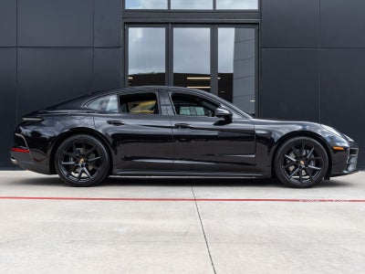 2025 Porsche Panamera Base