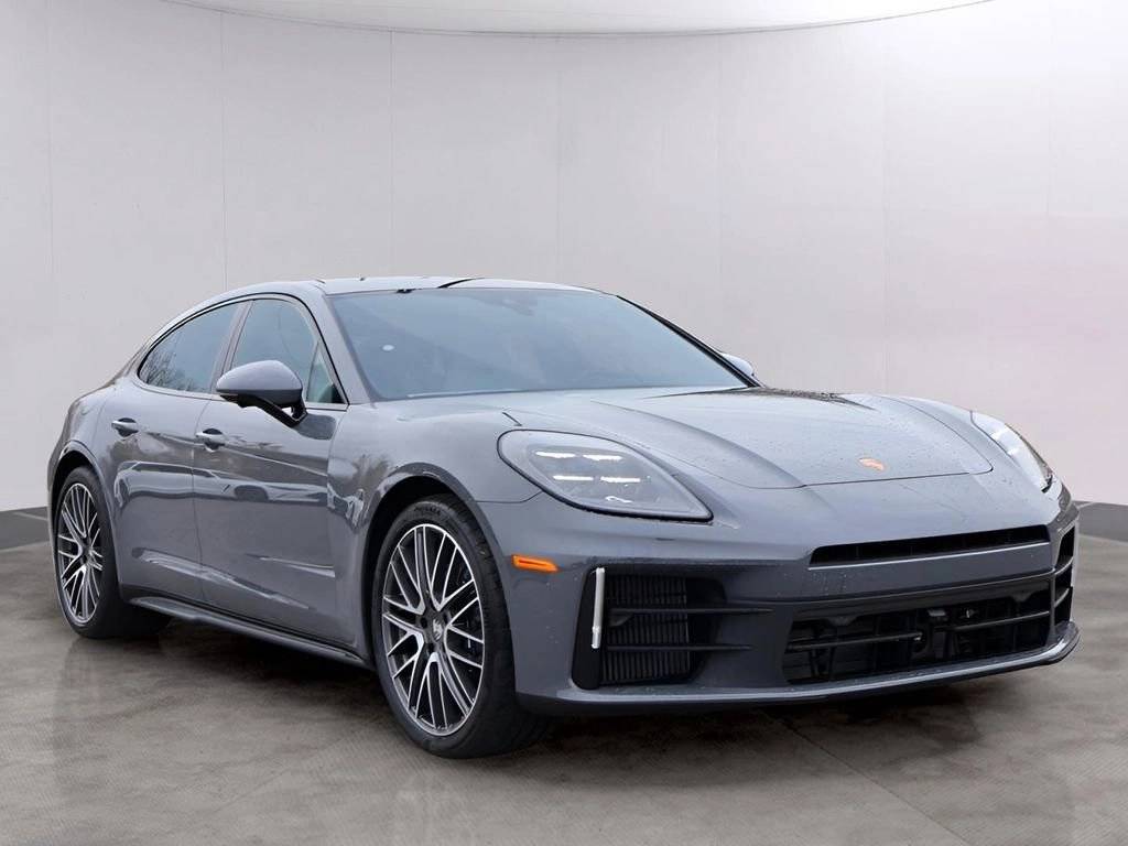 2026 Porsche Panamera 4