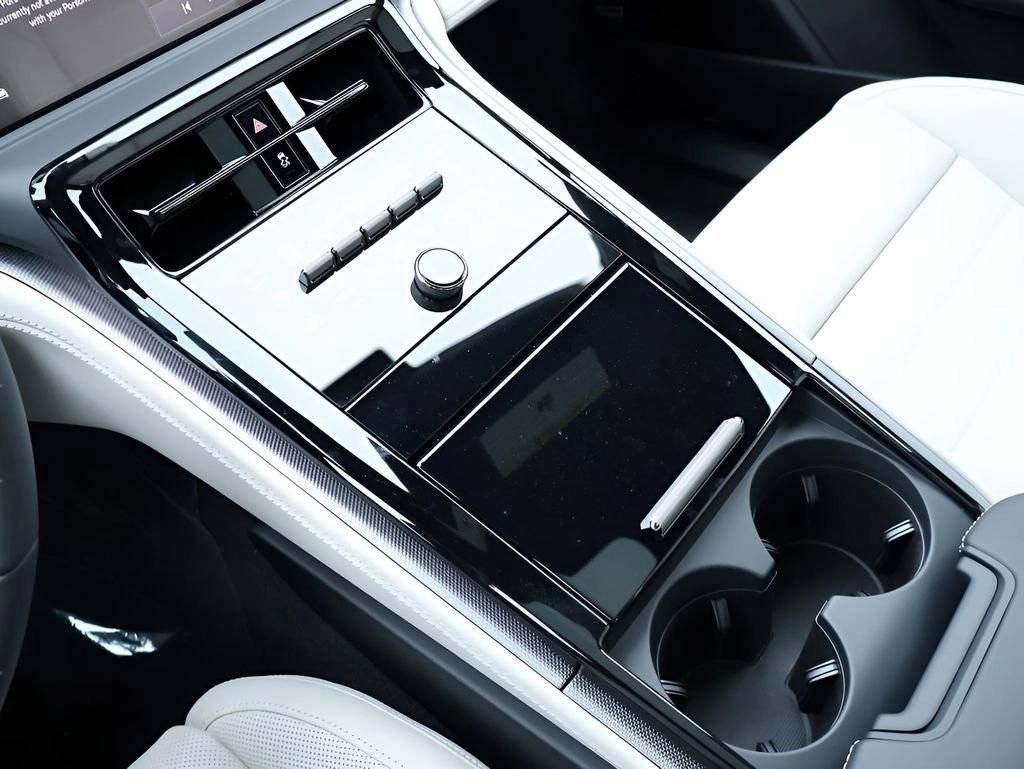 2026 Porsche Panamera 4