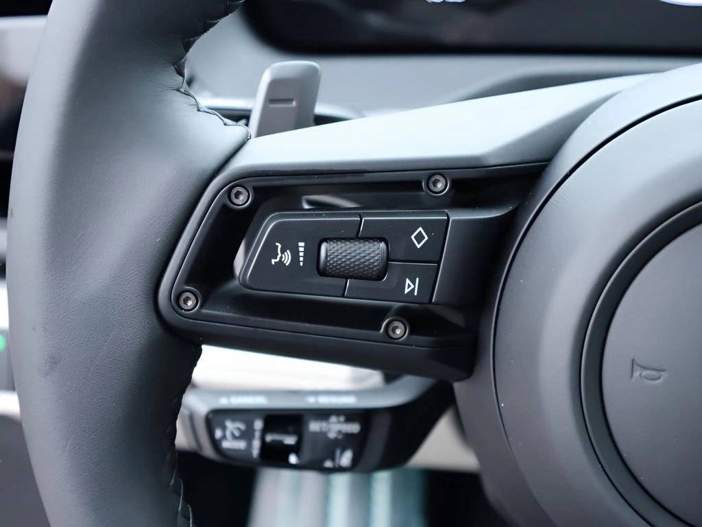 2026 Porsche Panamera 4