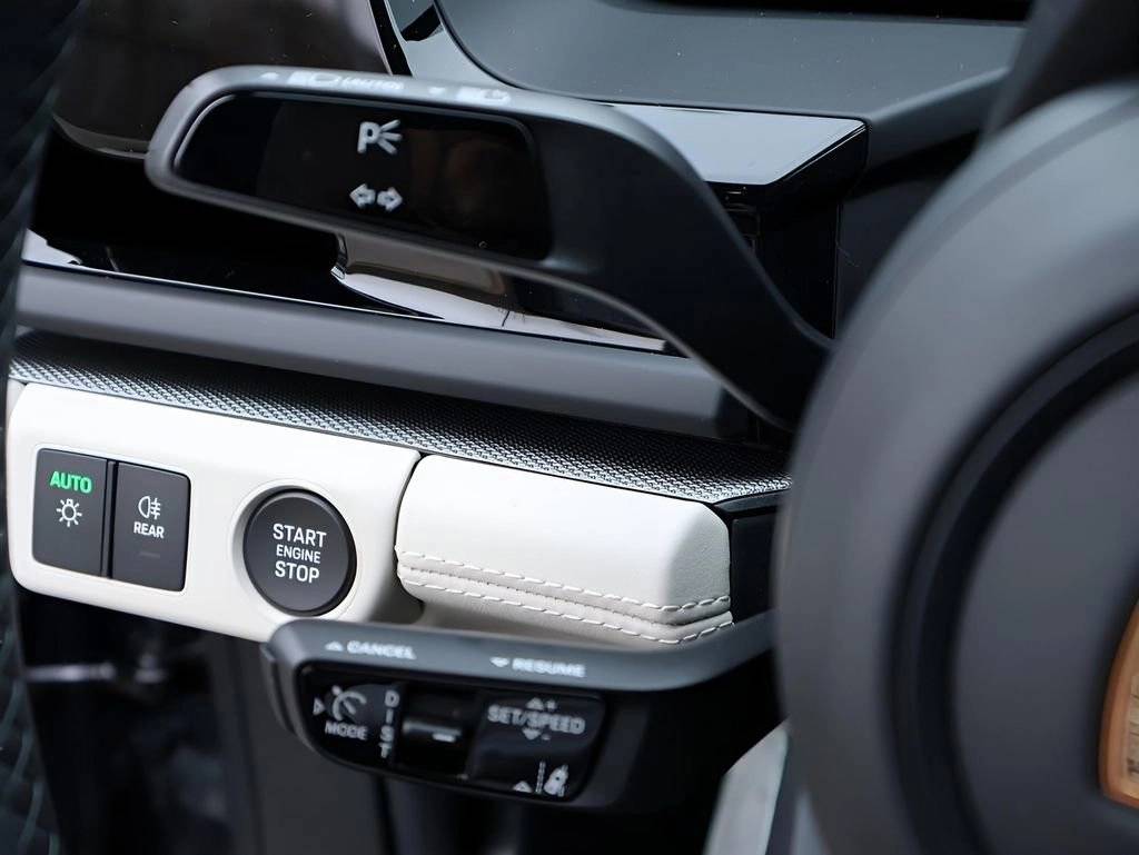 2026 Porsche Panamera 4