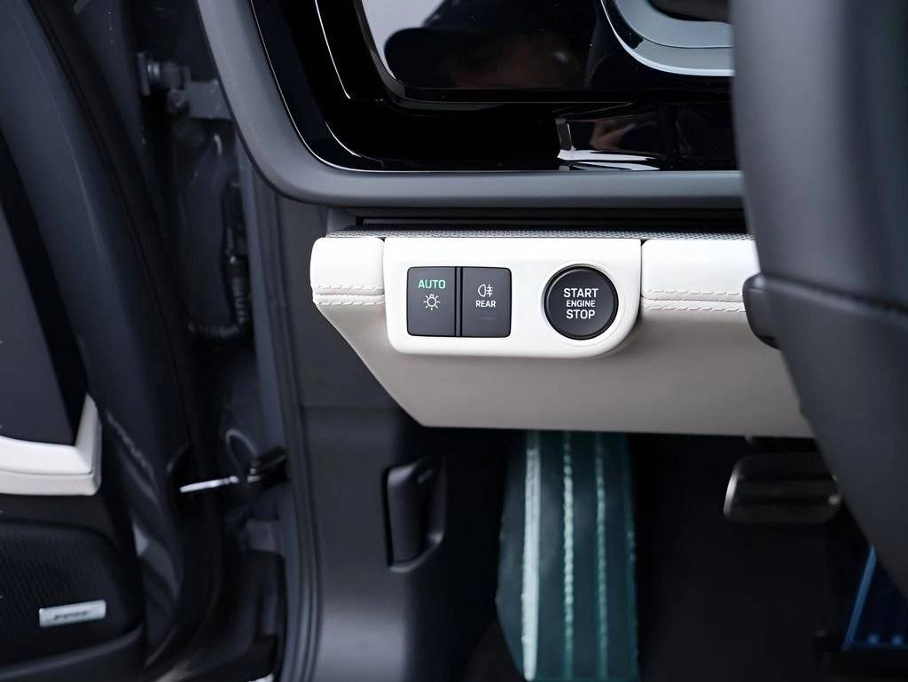 2026 Porsche Panamera 4