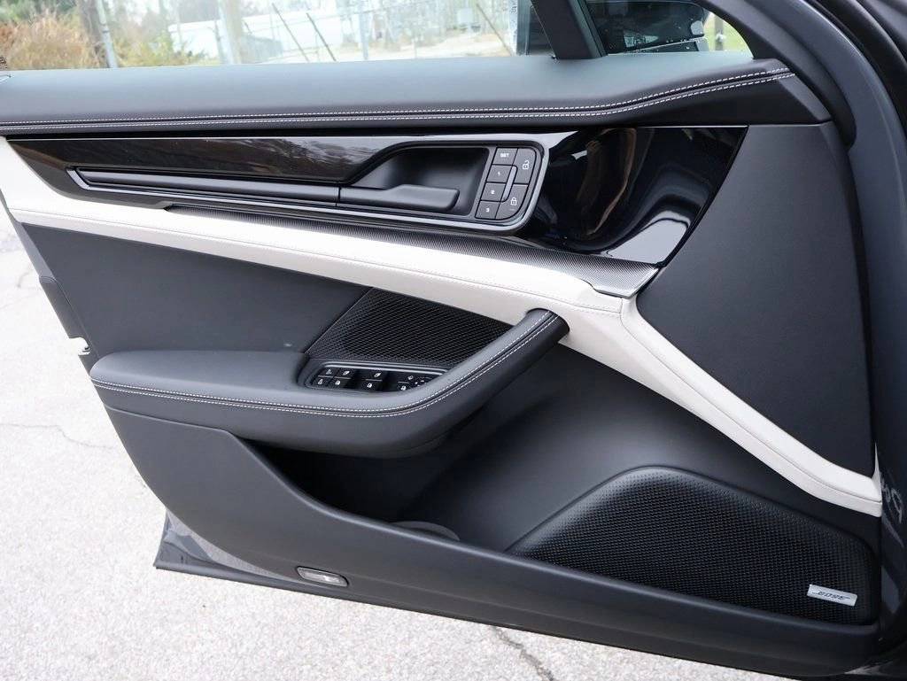 2026 Porsche Panamera 4