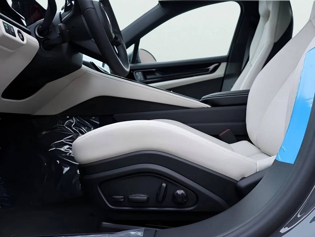 2026 Porsche Panamera 4