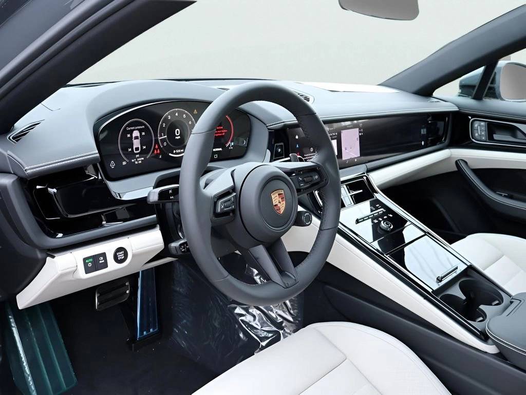 2026 Porsche Panamera 4