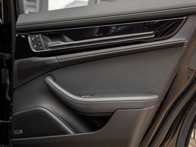2026 Porsche Panamera RWD