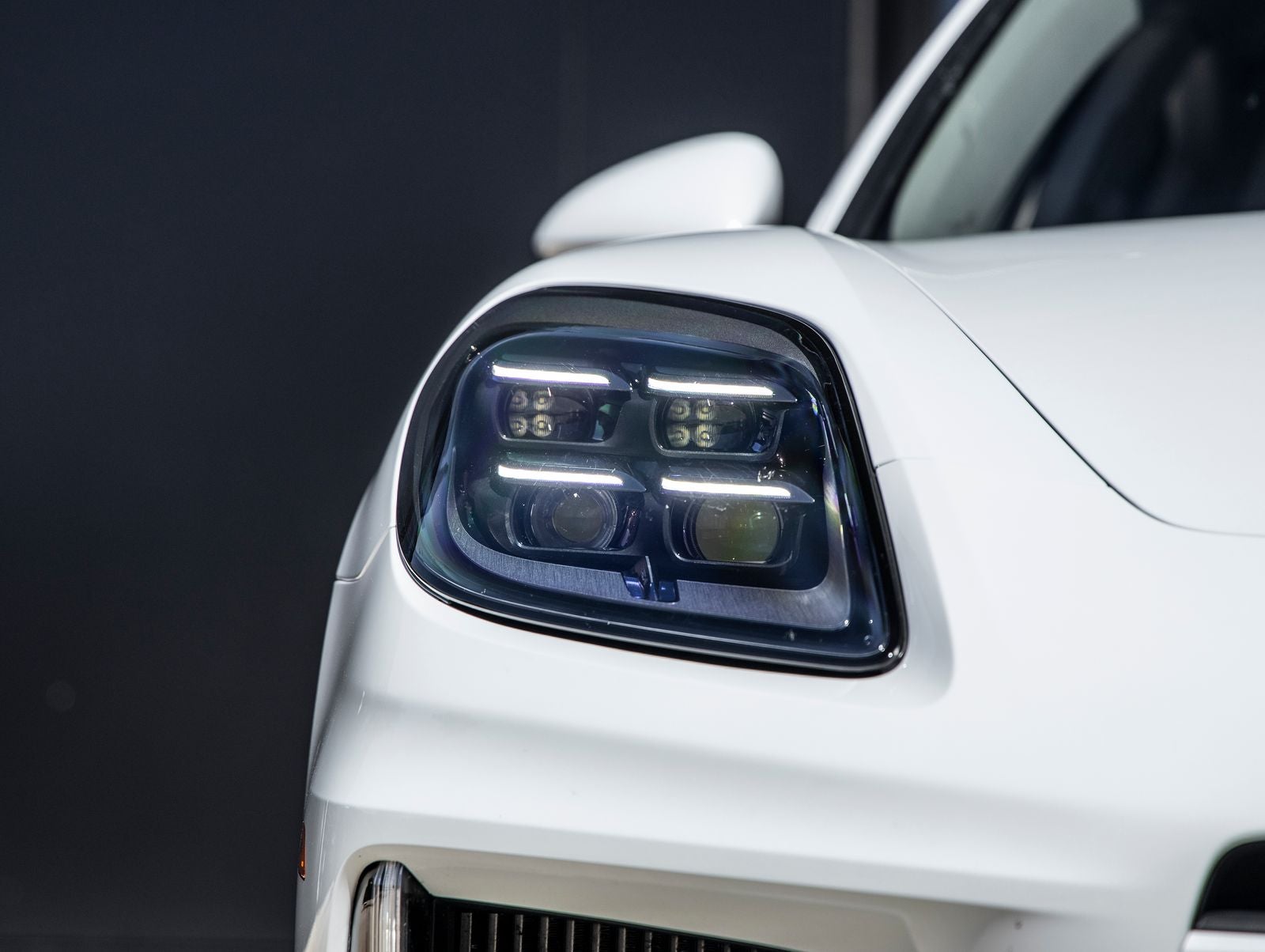 2025 Porsche Panamera RWD