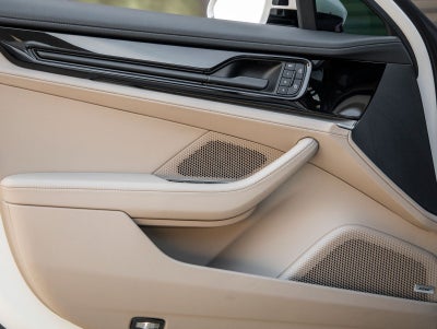 2025 Porsche Panamera RWD