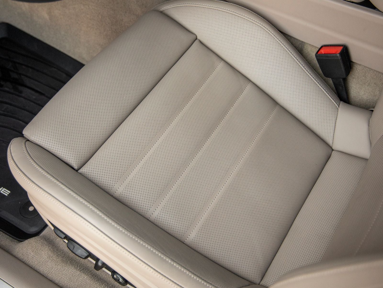 2025 Porsche Panamera RWD