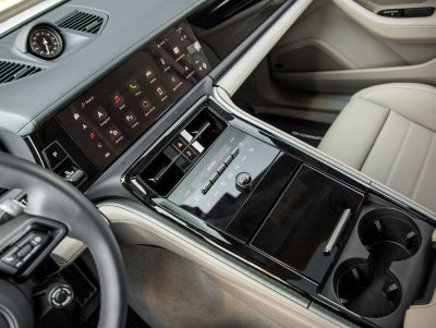 2025 Porsche Panamera RWD