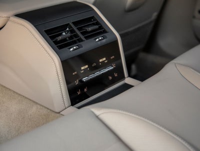 2025 Porsche Panamera RWD