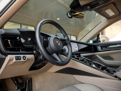 2025 Porsche Panamera RWD